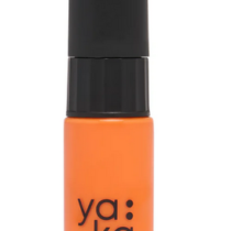 vernis à ongle orange pressée