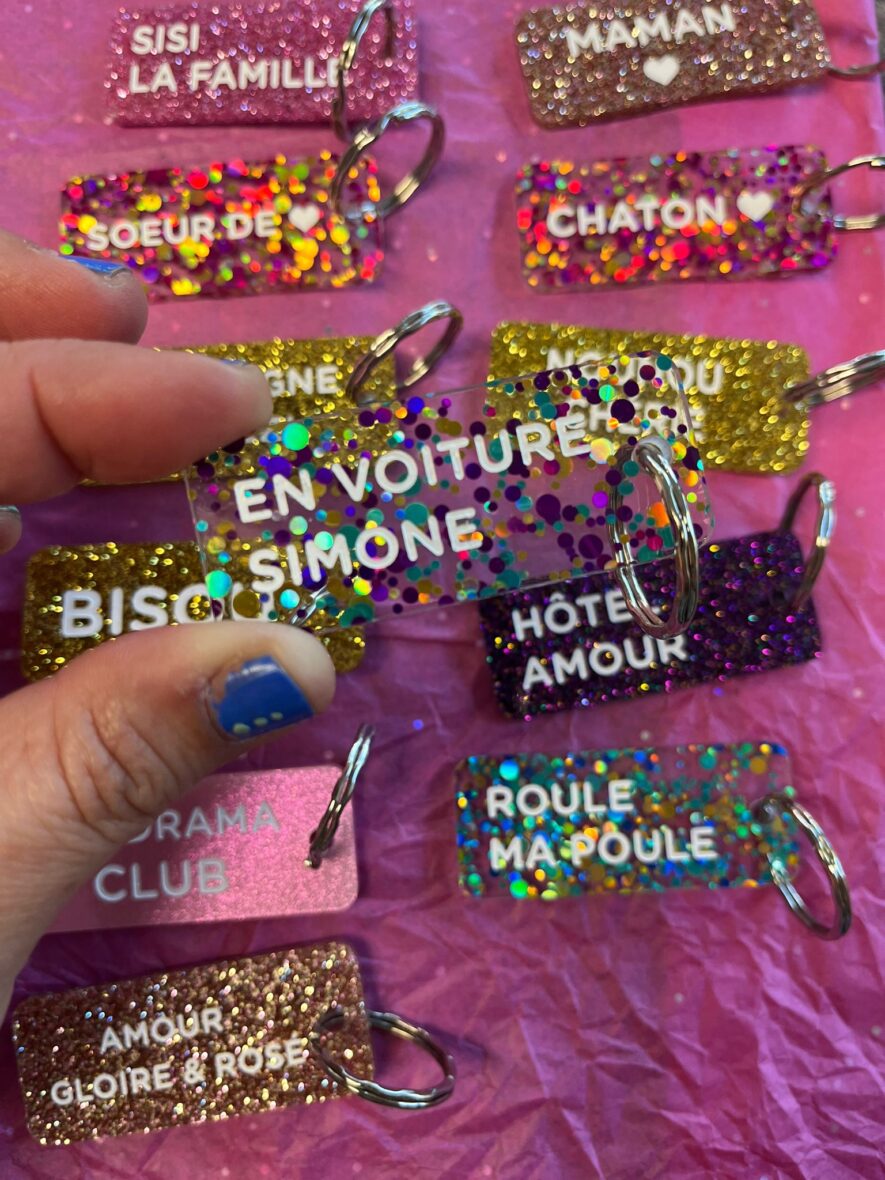 Porte-clefs paillettes En voiture Simone !