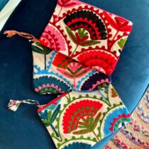 pochettes-suzani-brodées-coloris