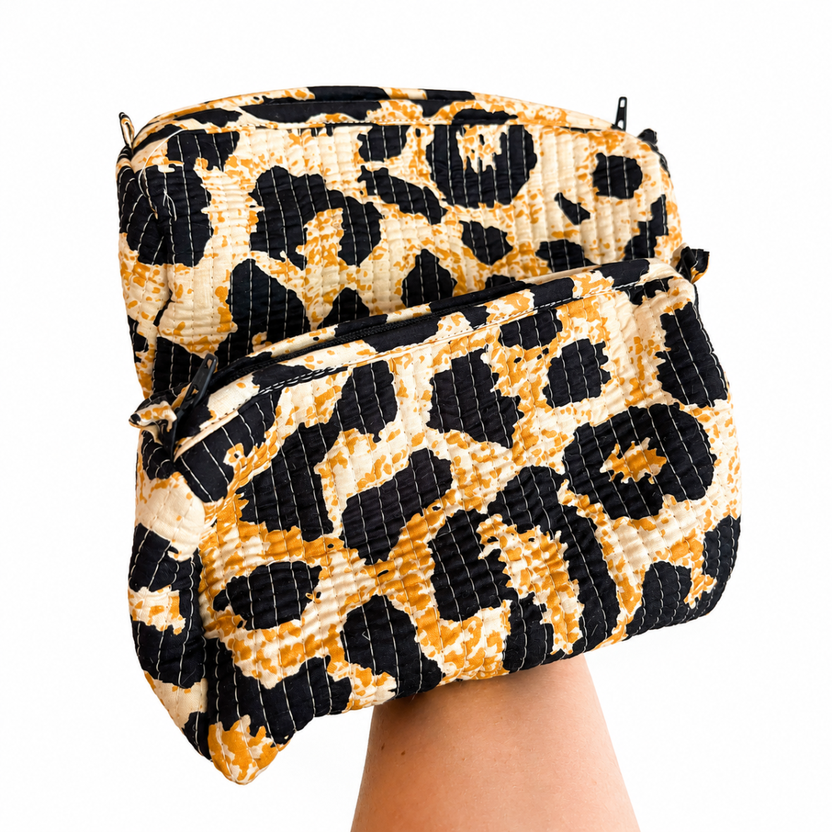 trousse-leopard-noire-taille-m-et-s