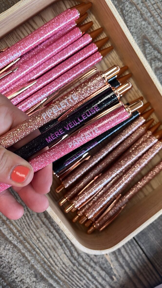 Stylo à paillettes à message – Mère-veilleuse, Parfaite ou Pipelette